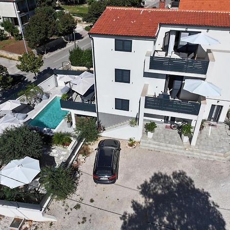 Didixi Apartments Pakostane Exterior photo